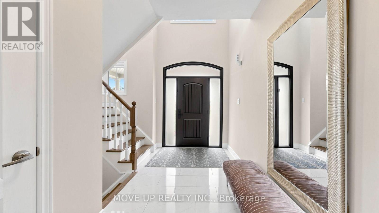 35 LAUDERDALE DRIVE - 5