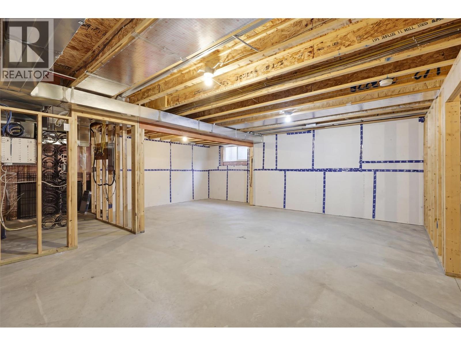 #327 641 Shuswap Road E - 34