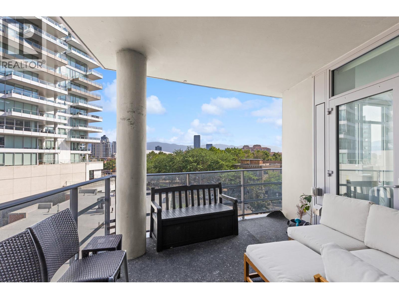 #405 1151 Sunset Drive - 13