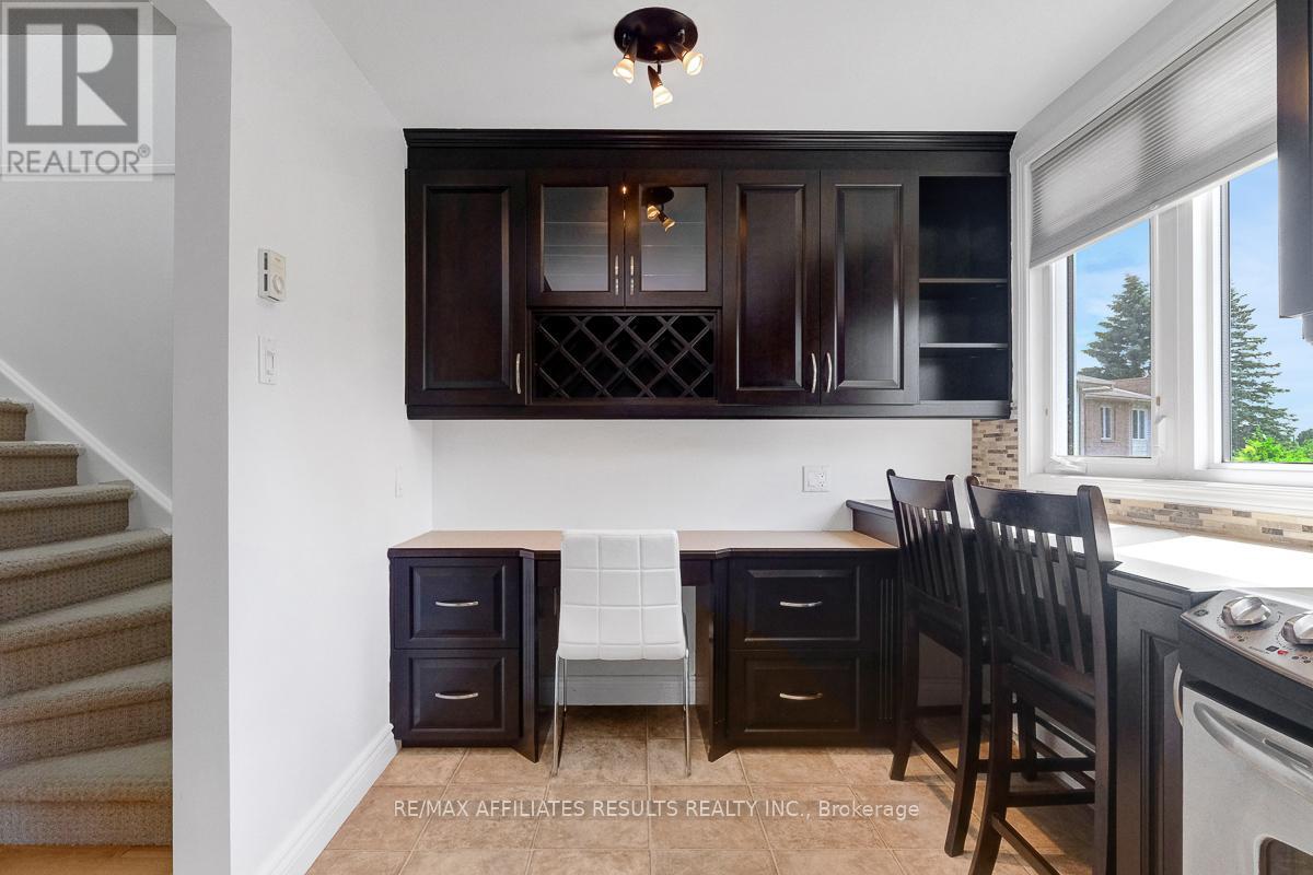 #6549B 6549 BILBERRY DRIVE - 19