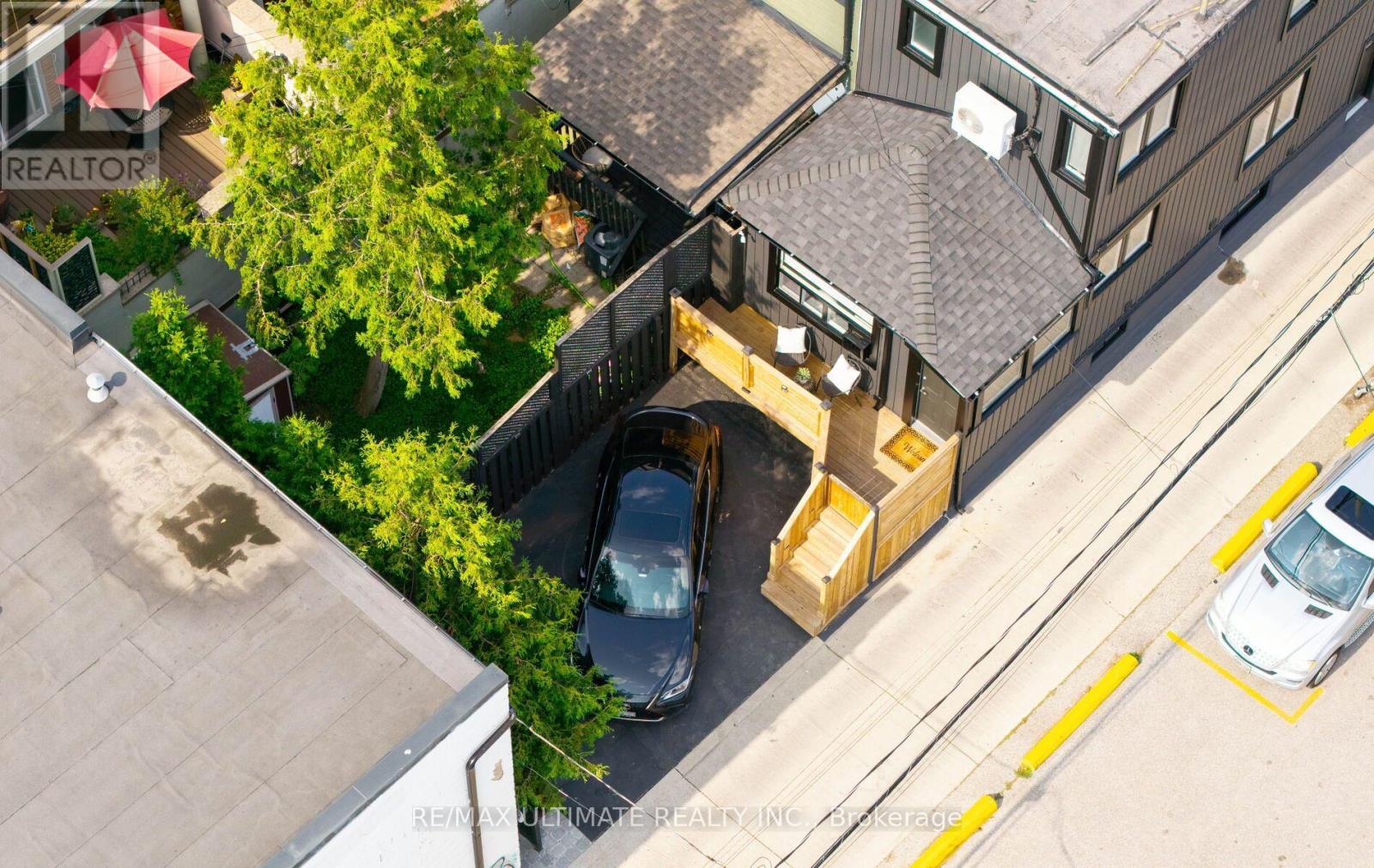 906 LOGAN AVENUE - 47