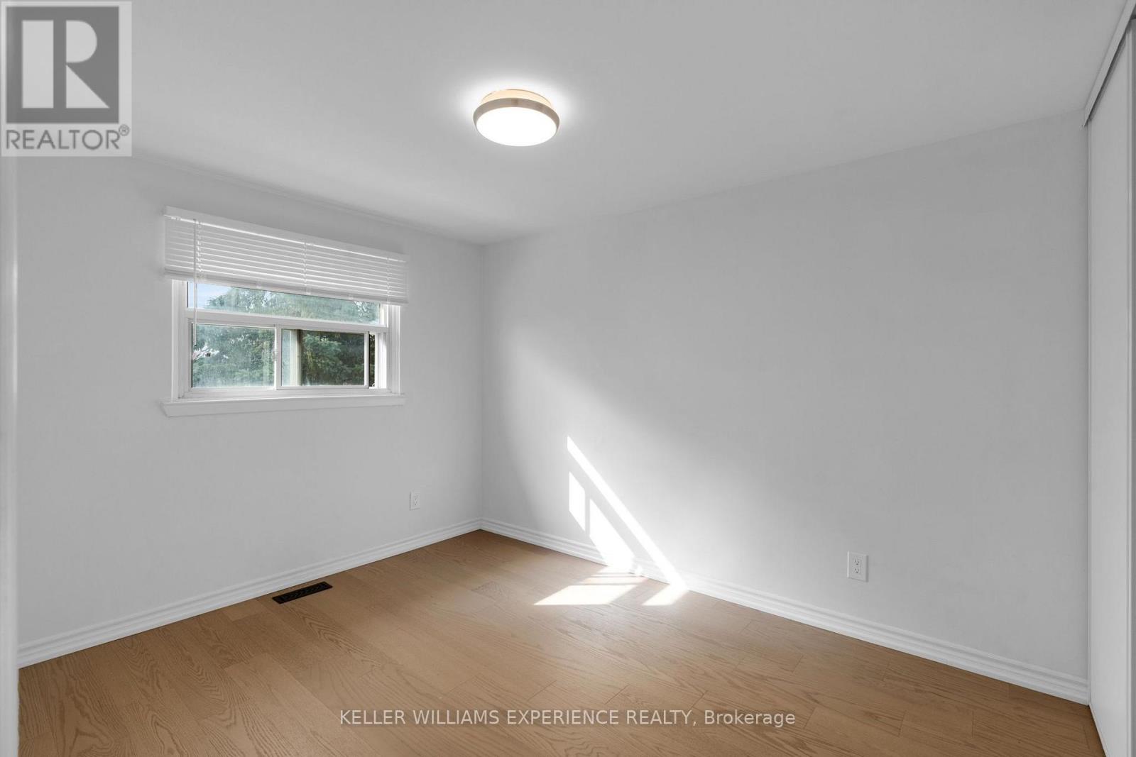 49 DAPHNE CRESCENT - 13