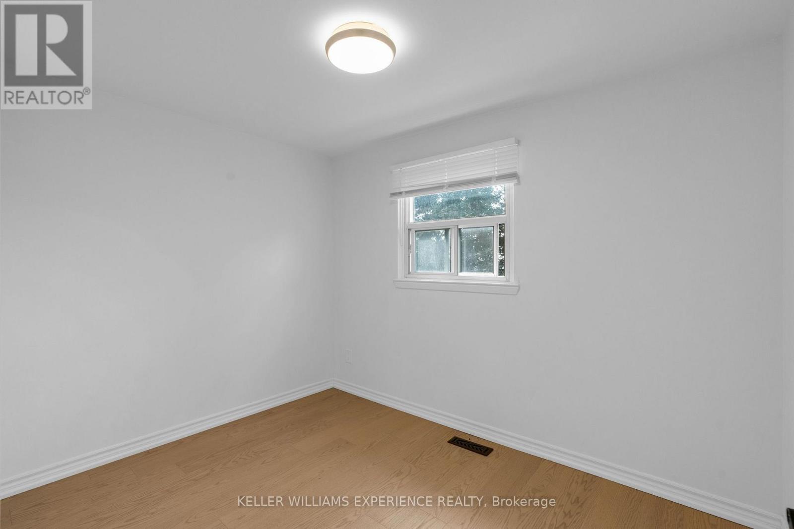 49 DAPHNE CRESCENT - 15