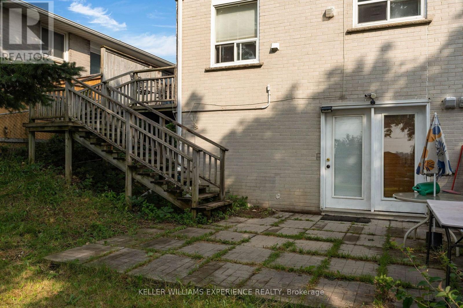 49 DAPHNE CRESCENT - 25