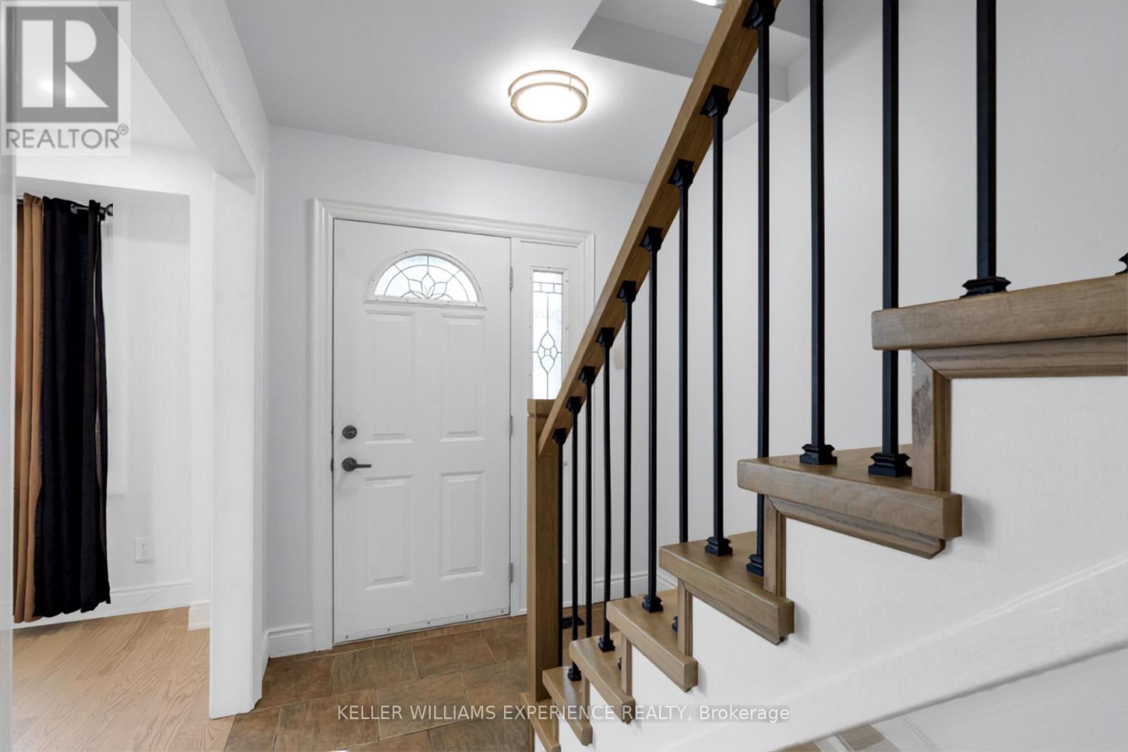 49 DAPHNE CRESCENT - 2