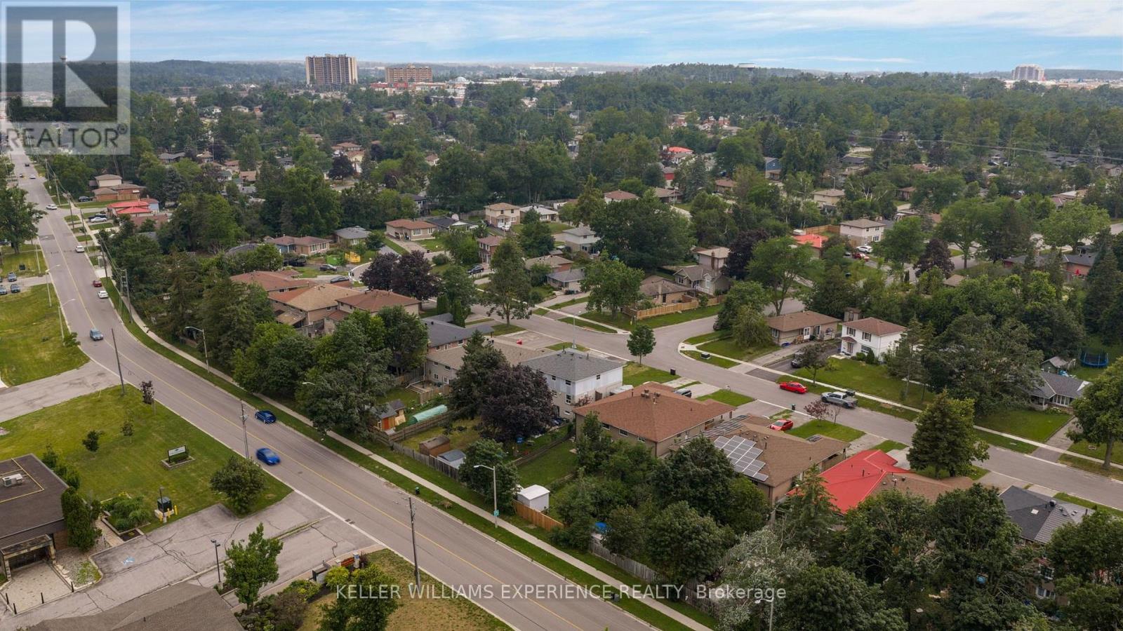 49 DAPHNE CRESCENT - 32