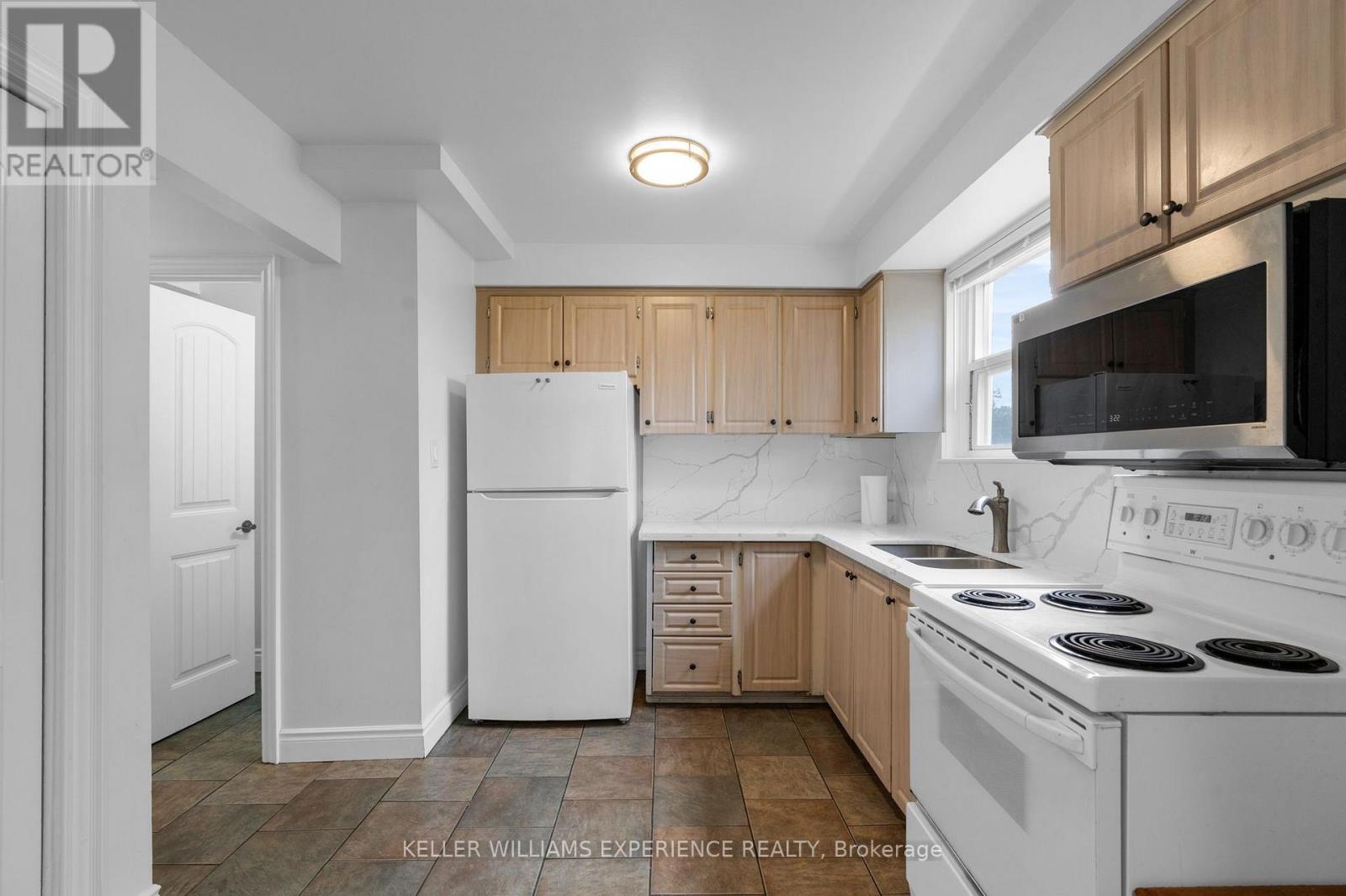 49 DAPHNE CRESCENT - 6