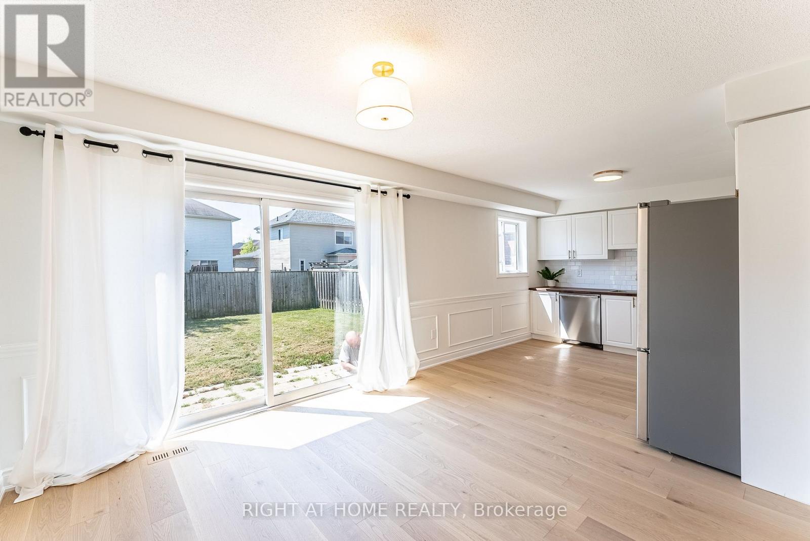 112 WHITE CRESCENT - Image 14