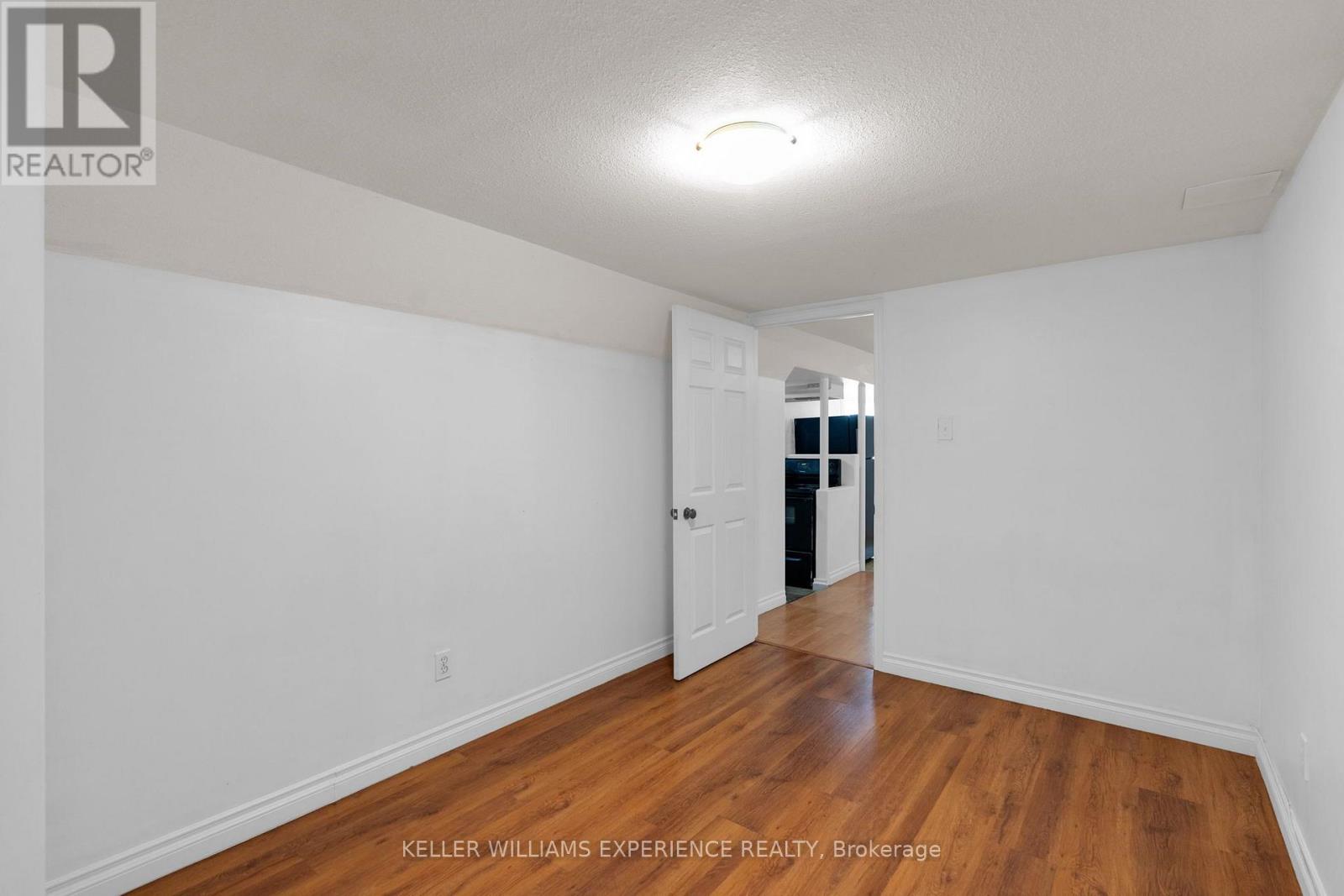 49 DAPHNE CRESCENT - 22