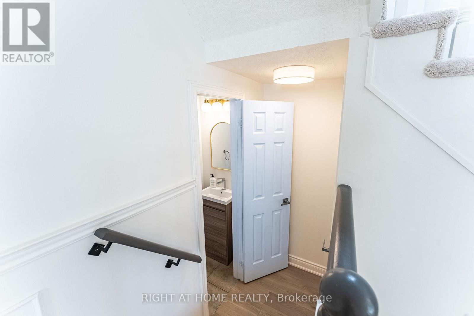 112 WHITE CRESCENT - Image 9