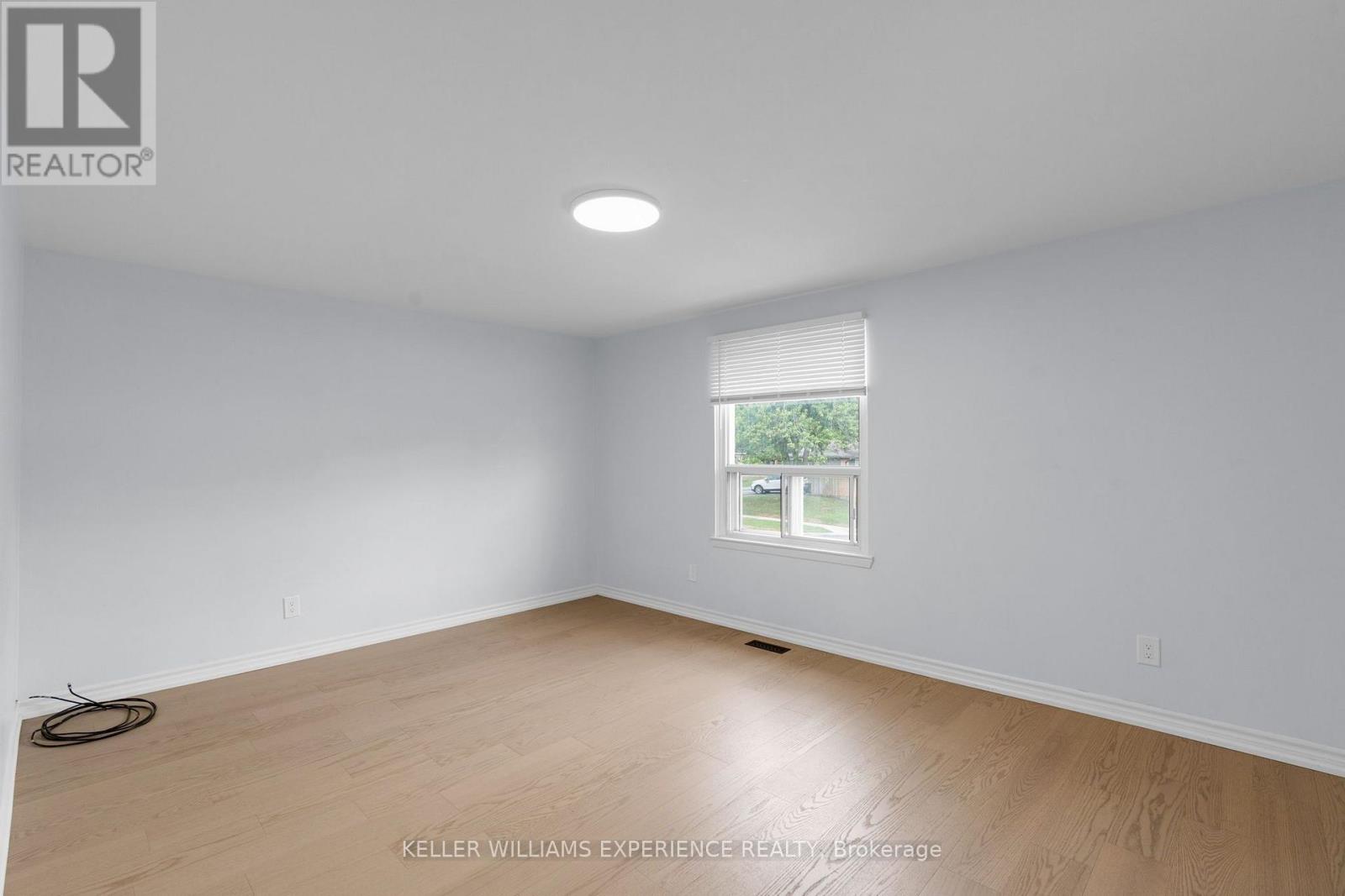 49 DAPHNE CRESCENT - 8