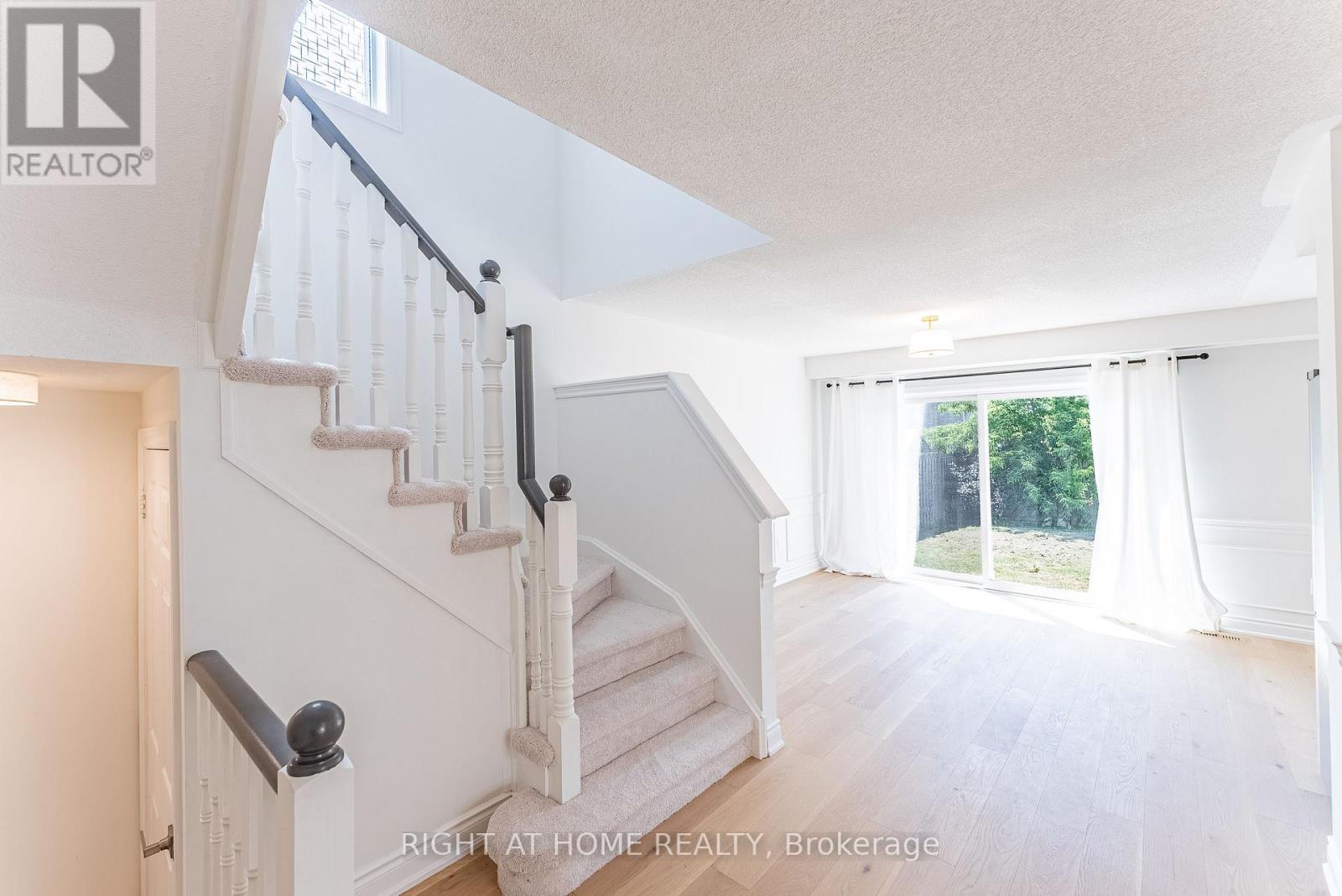 112 WHITE CRESCENT - Image 6