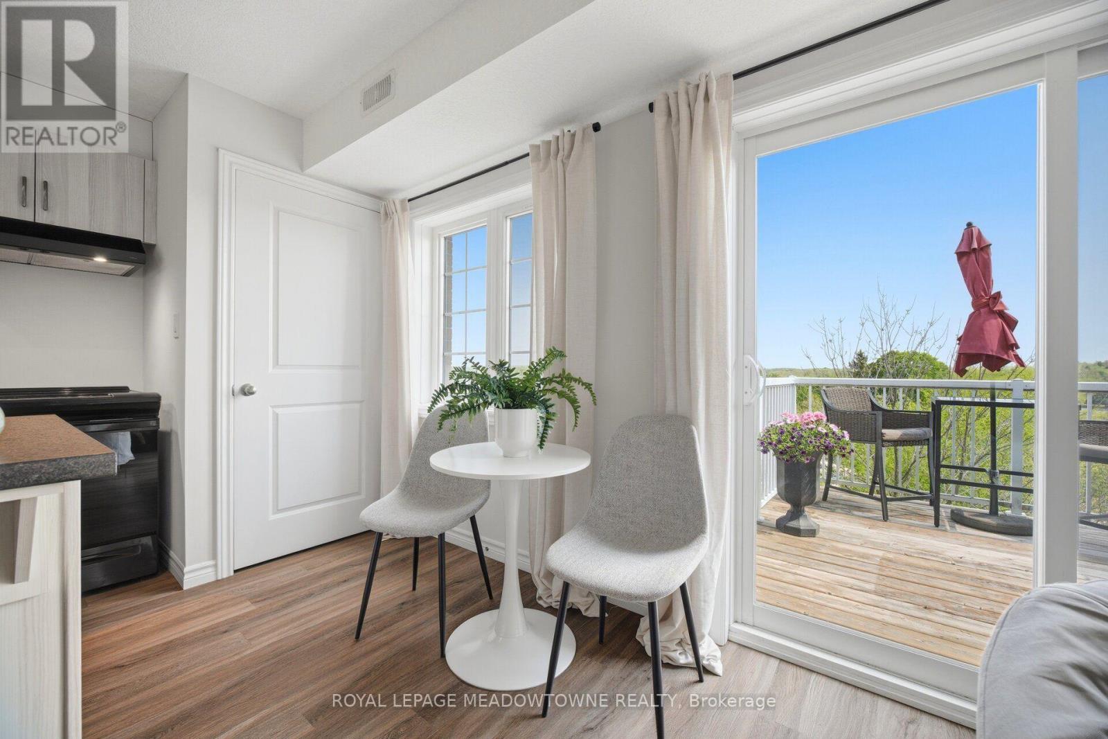 #207 7 CITYVIEW DRIVE S - 10