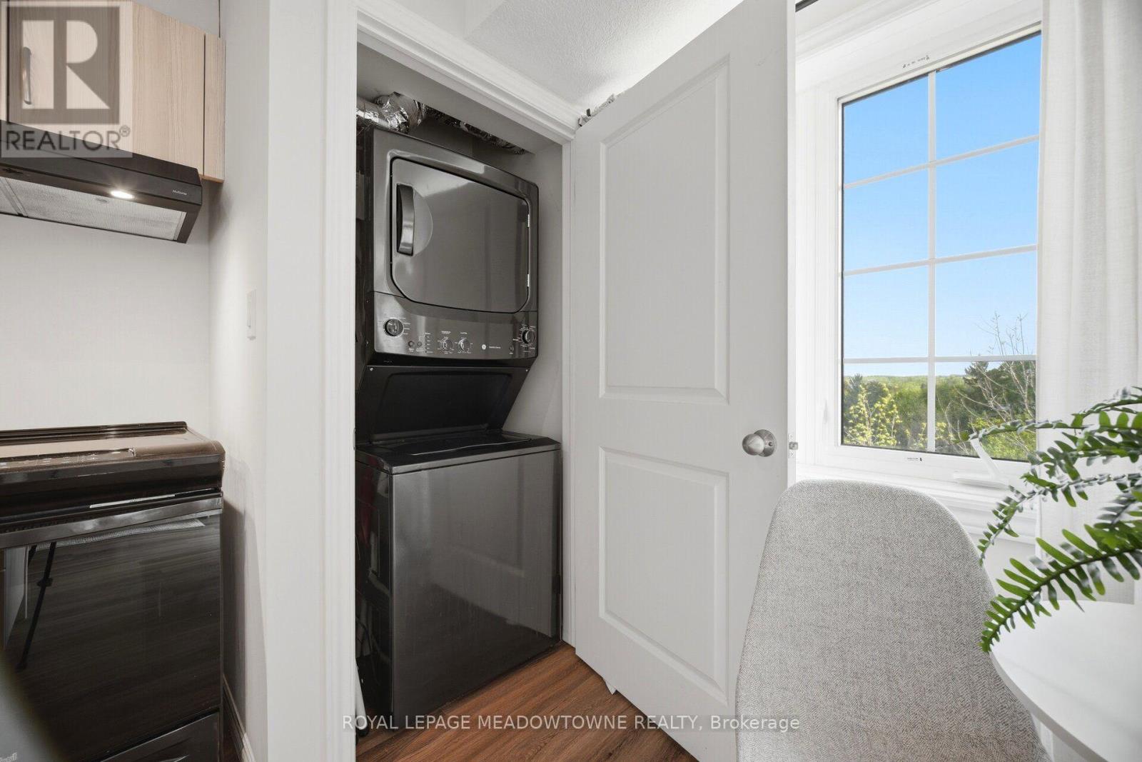 #207 7 CITYVIEW DRIVE S - 12