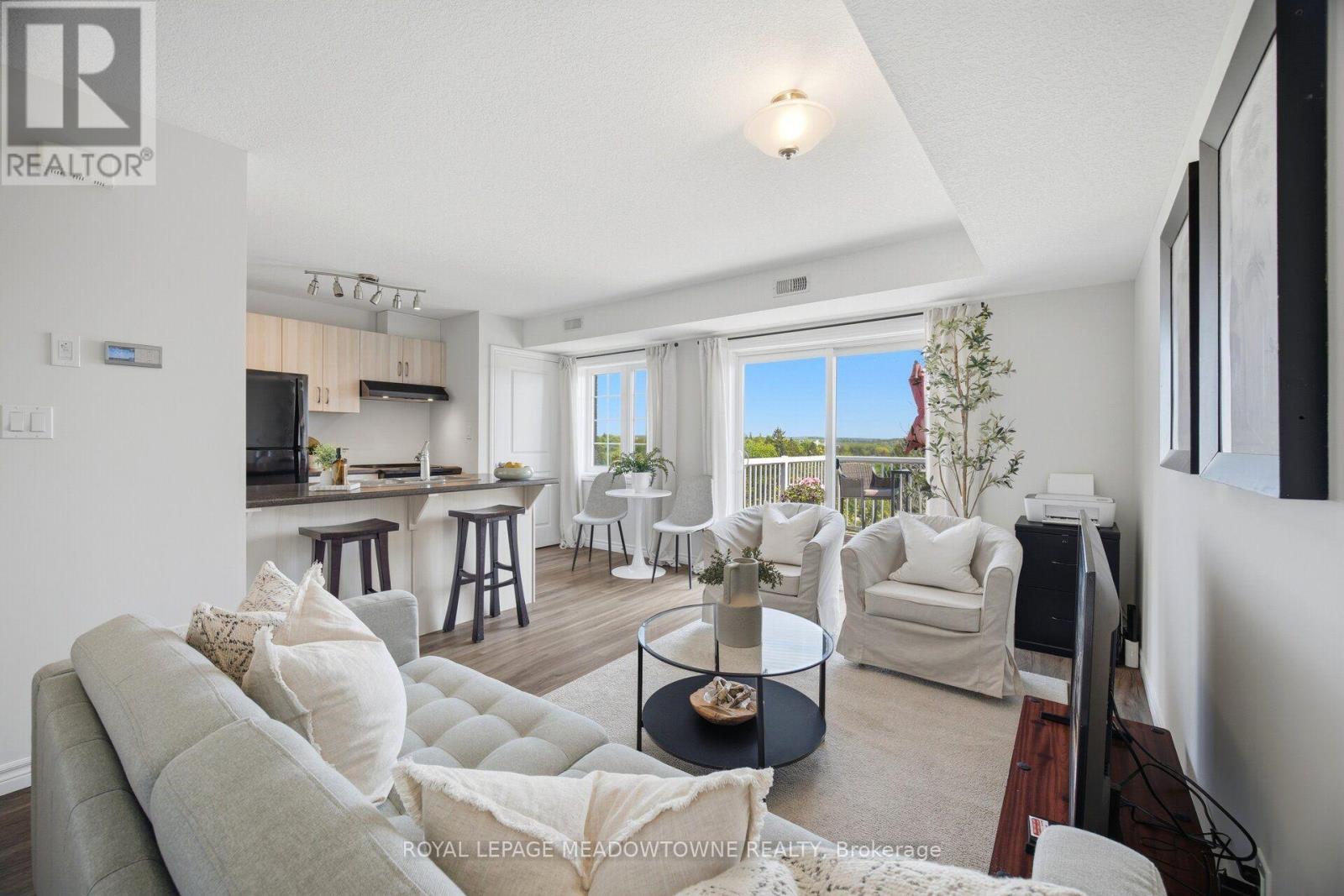 #207 7 CITYVIEW DRIVE S - 2