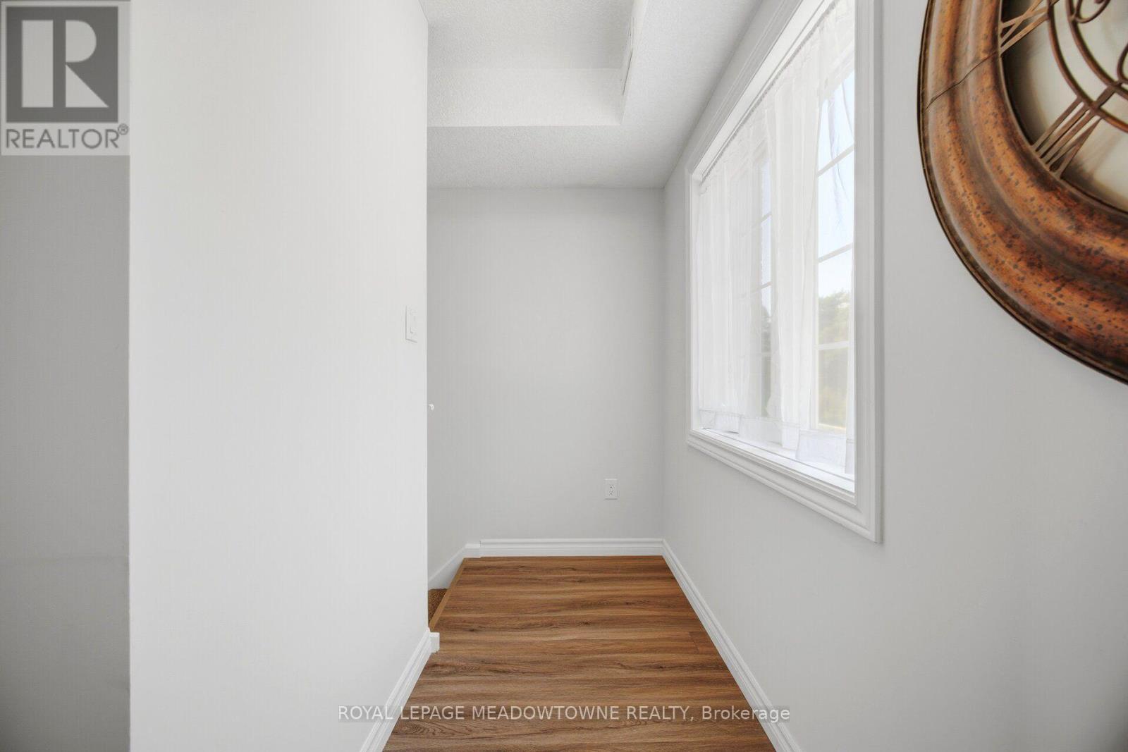 #207 7 CITYVIEW DRIVE S - 24