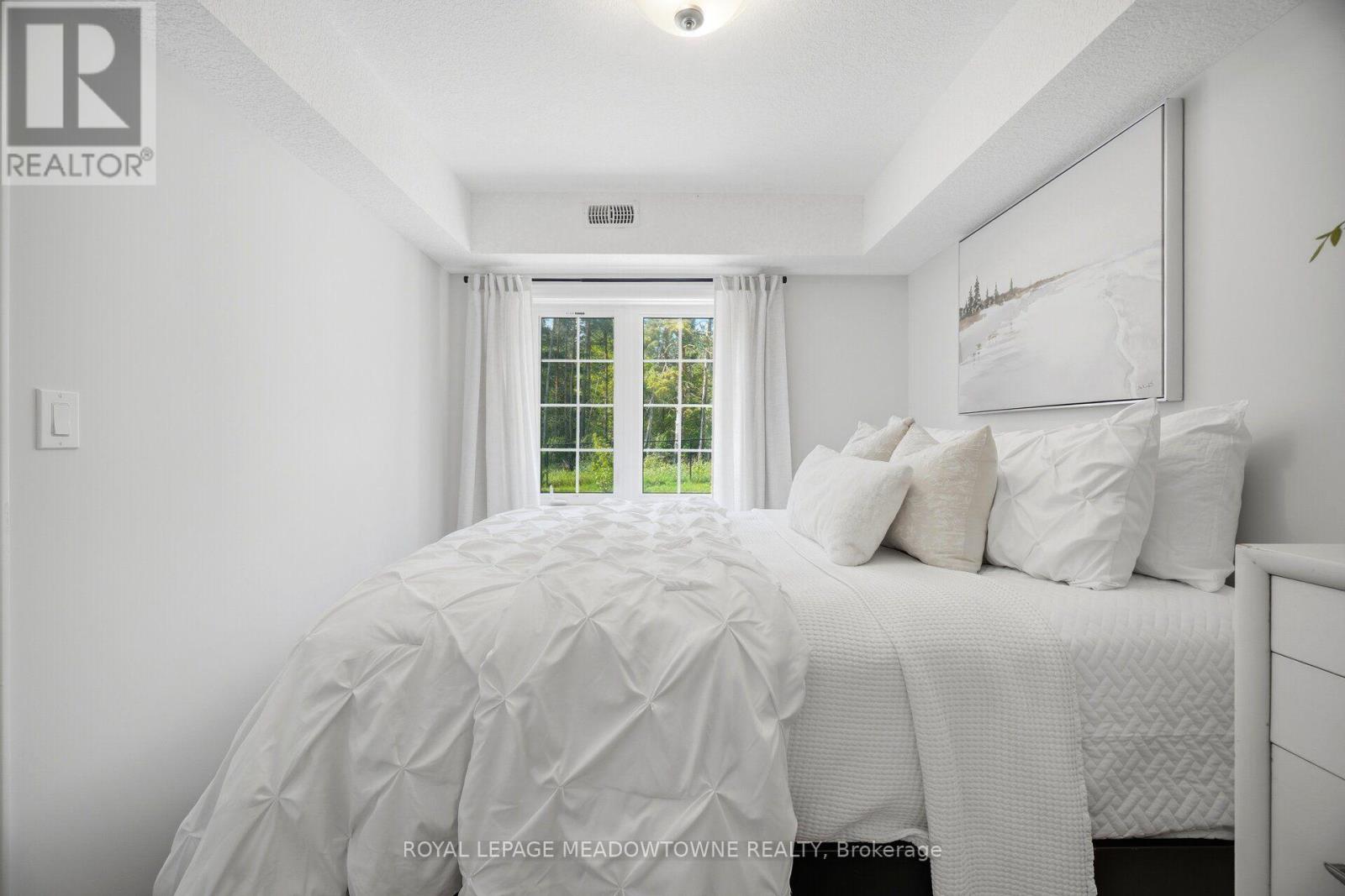 #207 7 CITYVIEW DRIVE S - 36