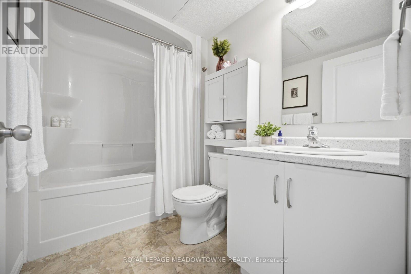 #207 7 CITYVIEW DRIVE S - 45
