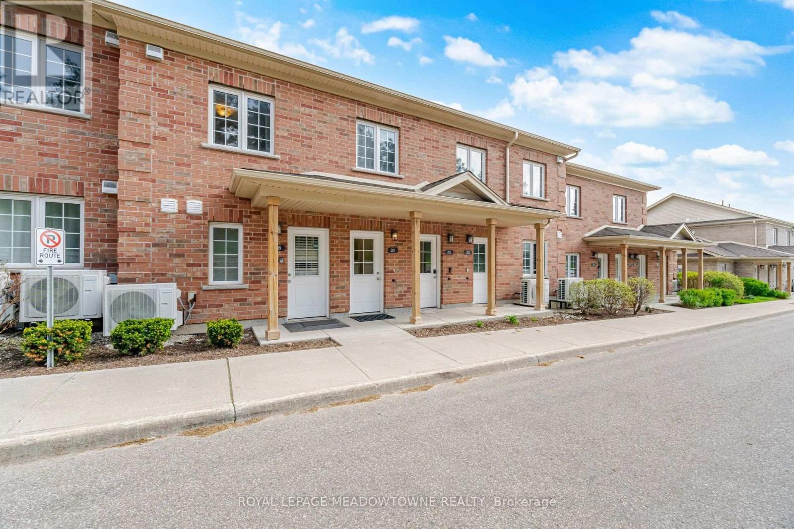 #207 7 CITYVIEW DRIVE S - 48
