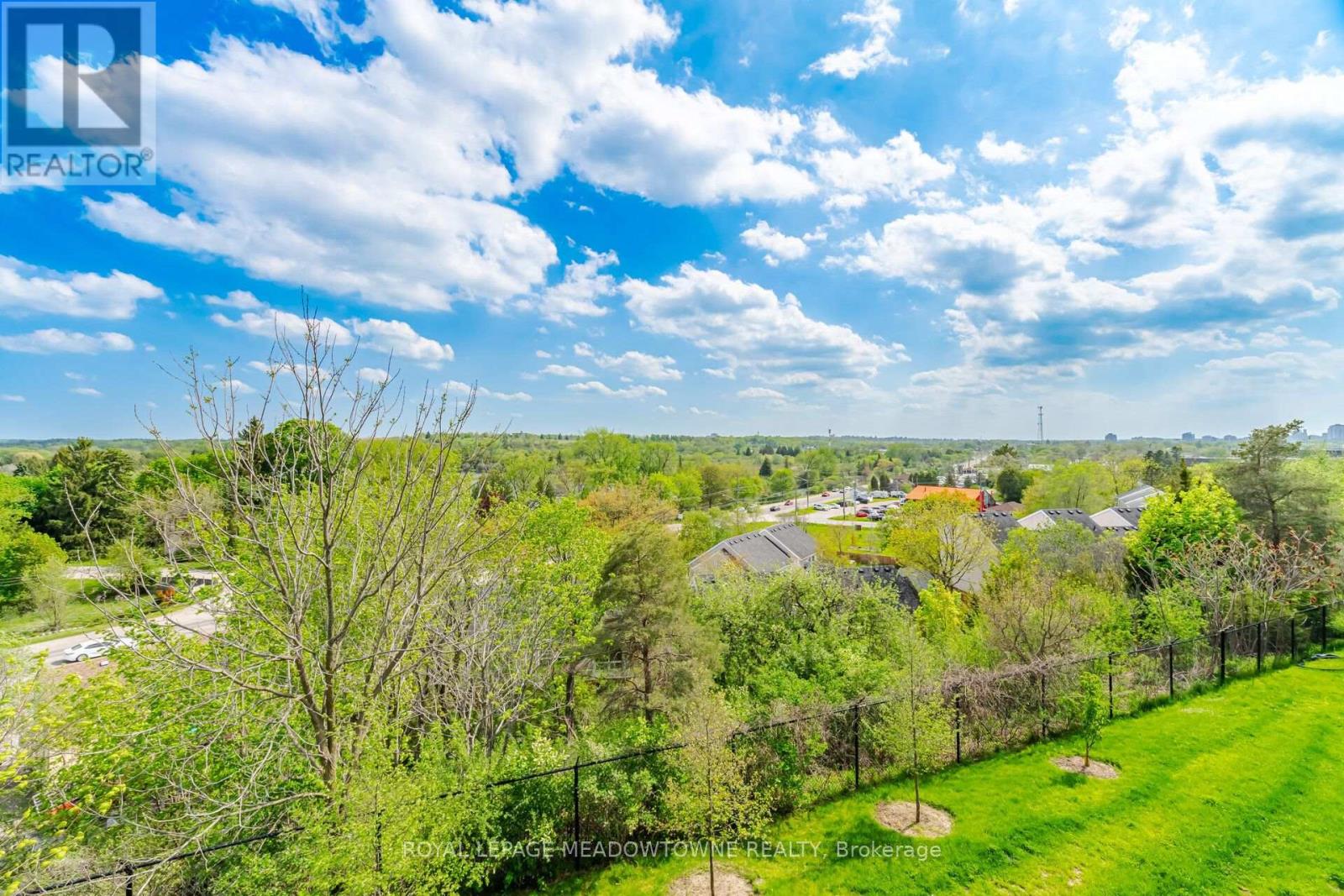 #207 7 CITYVIEW DRIVE S - 5