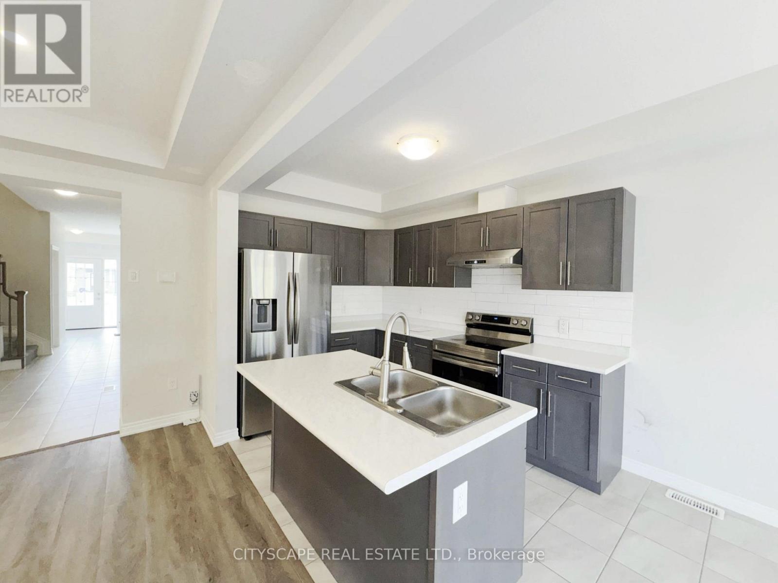 100 SUNFLOWER PLACE - Image 10