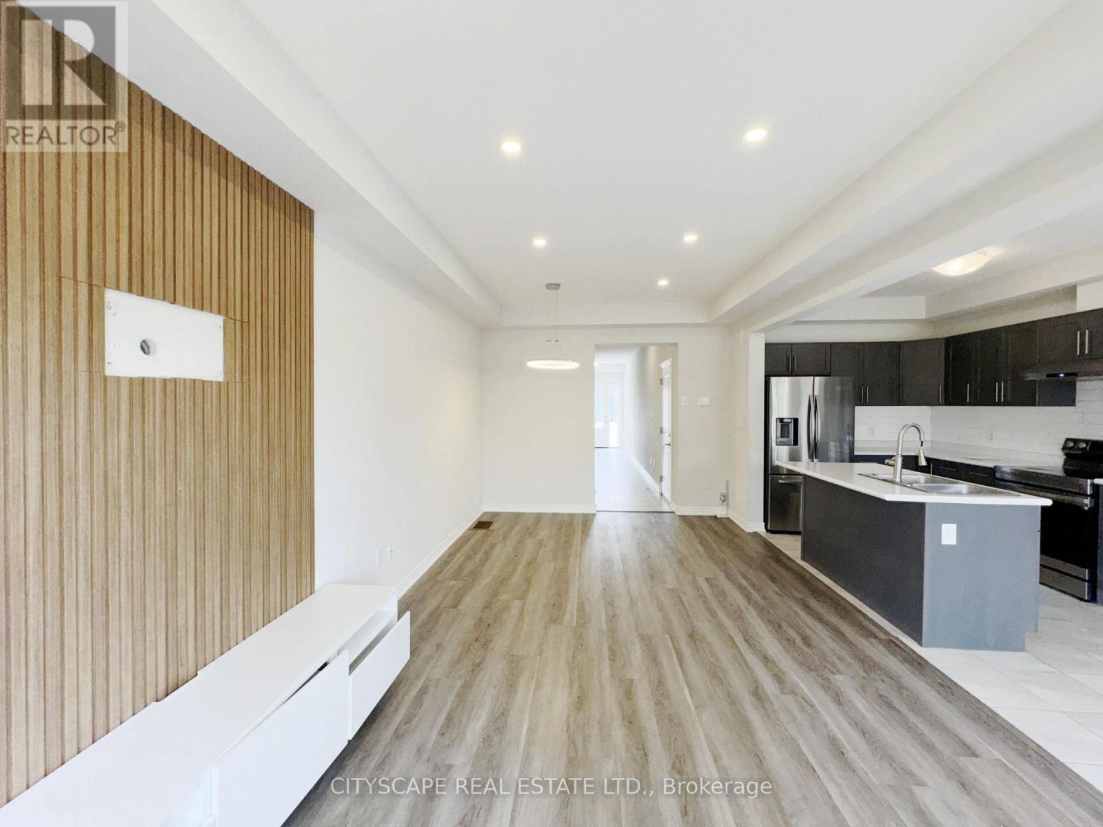 100 SUNFLOWER PLACE - Image 13
