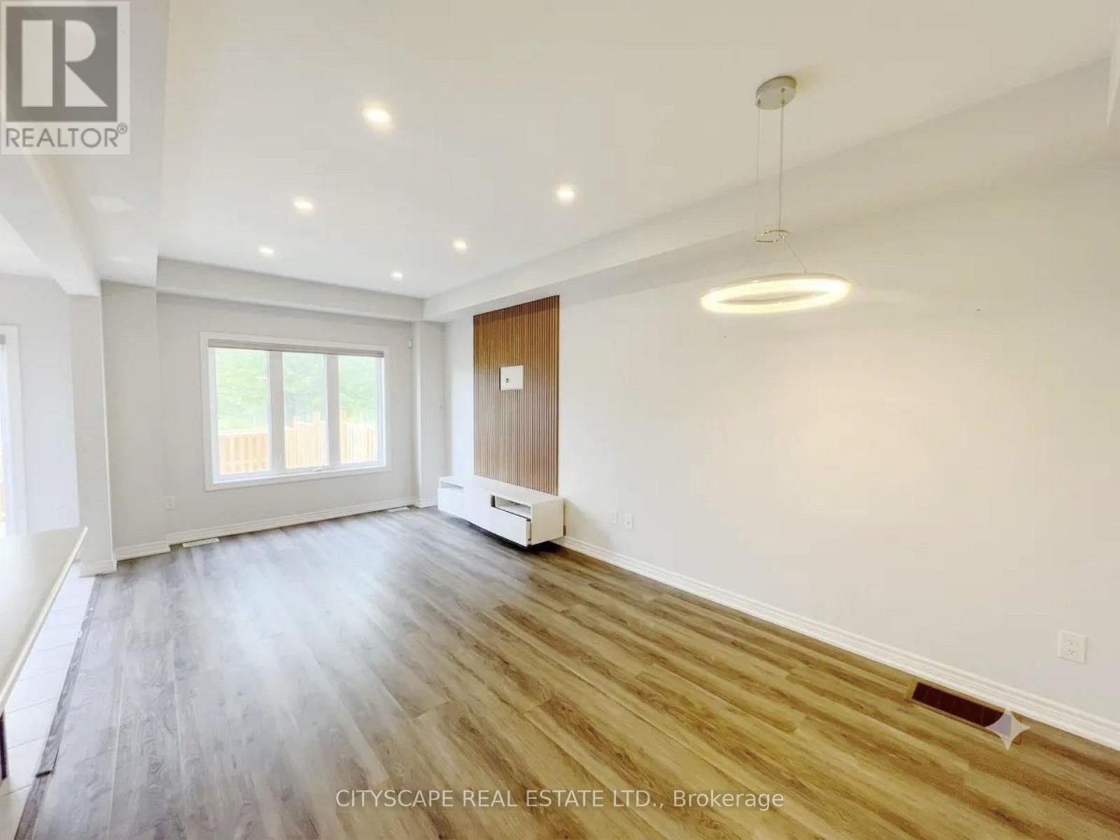100 SUNFLOWER PLACE - Image 15