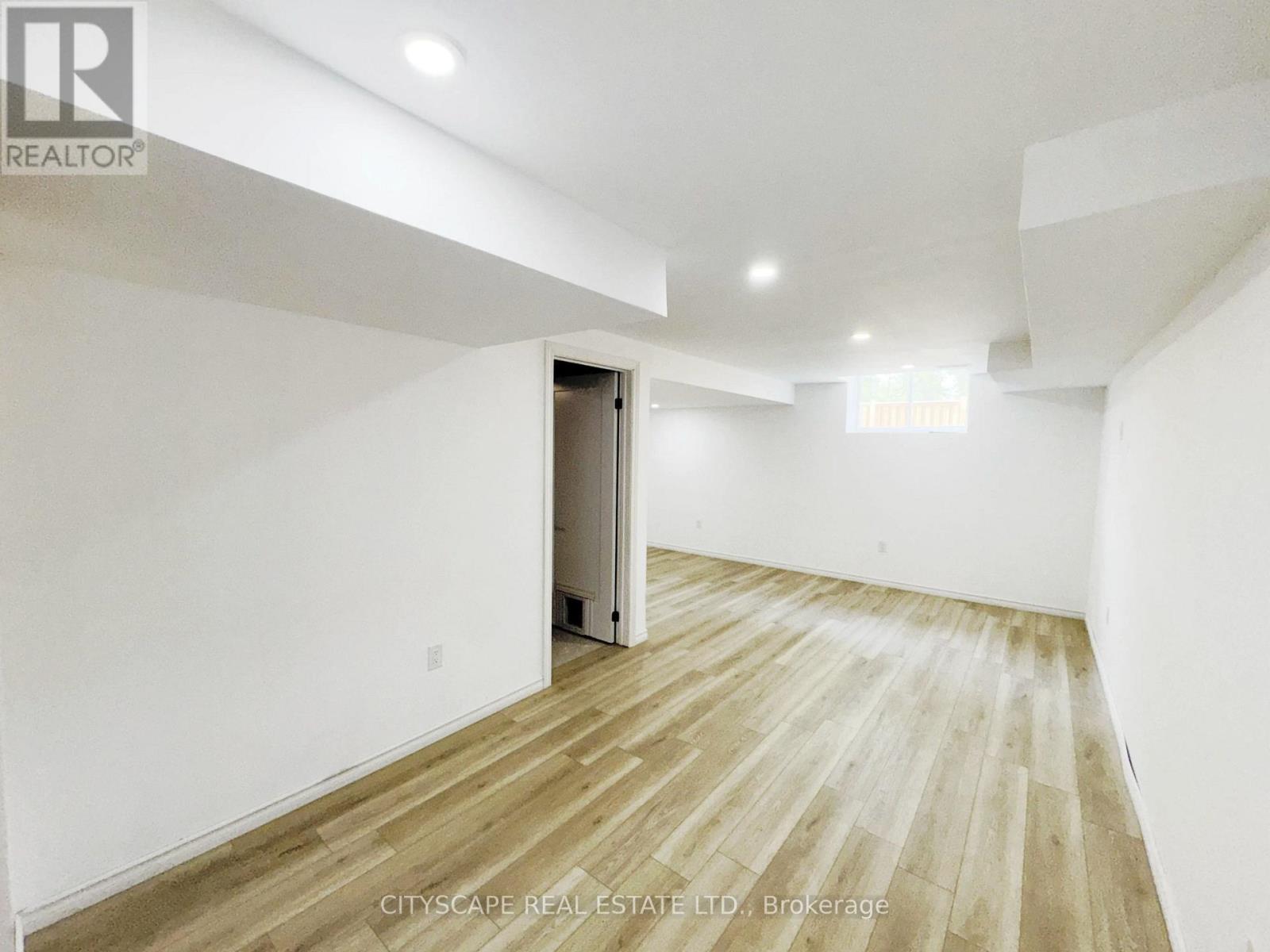 100 SUNFLOWER PLACE - Image 37