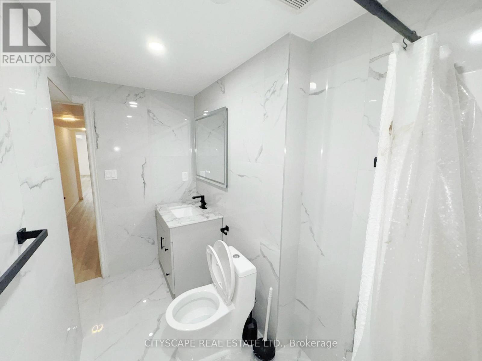 100 SUNFLOWER PLACE - Image 39
