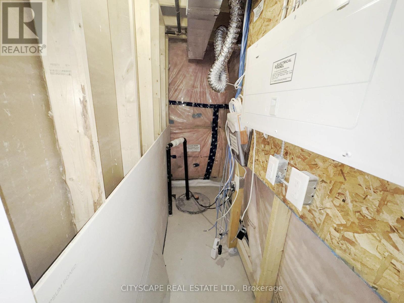 100 SUNFLOWER PLACE - Image 42