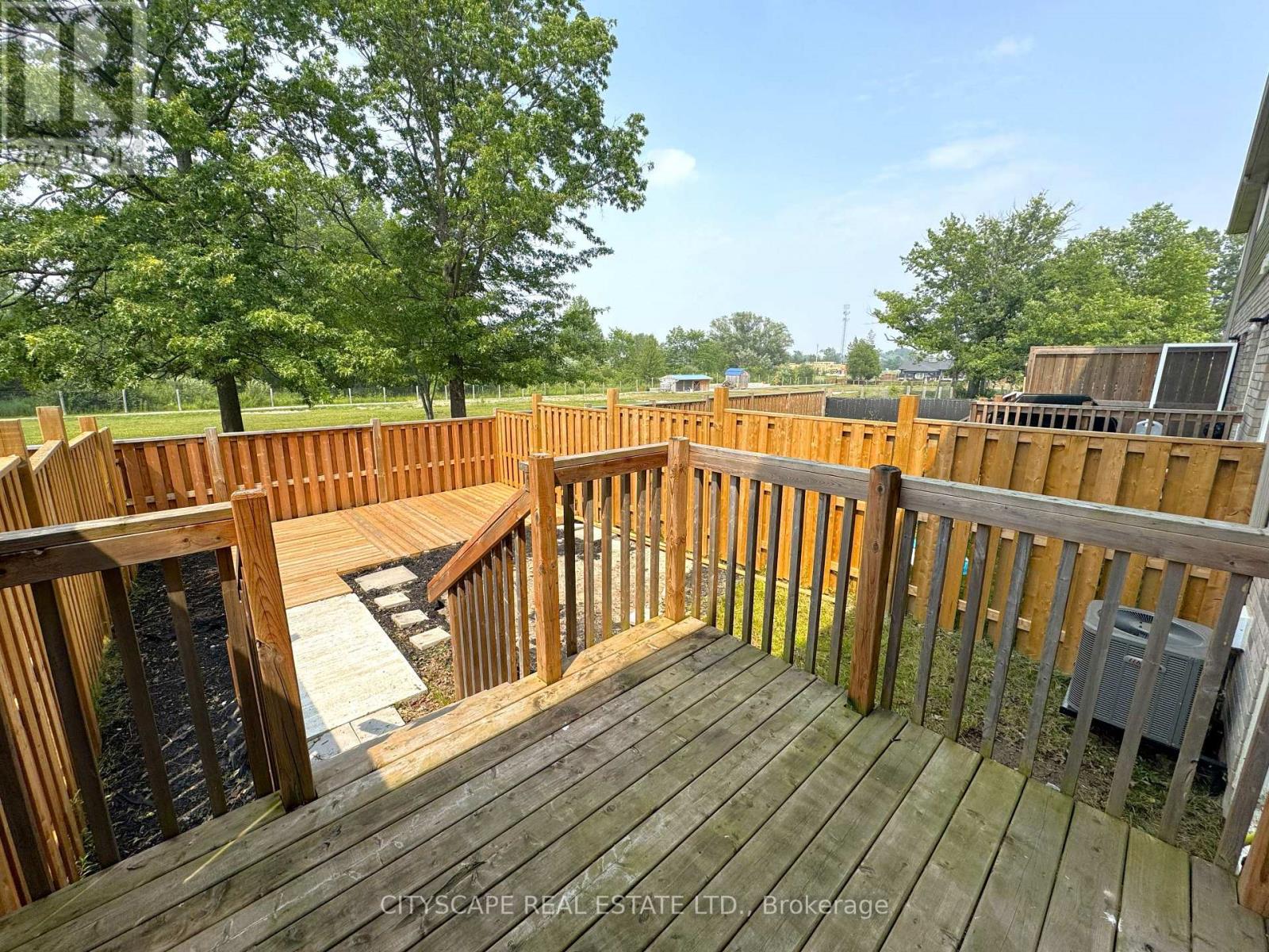 100 SUNFLOWER PLACE - Image 43