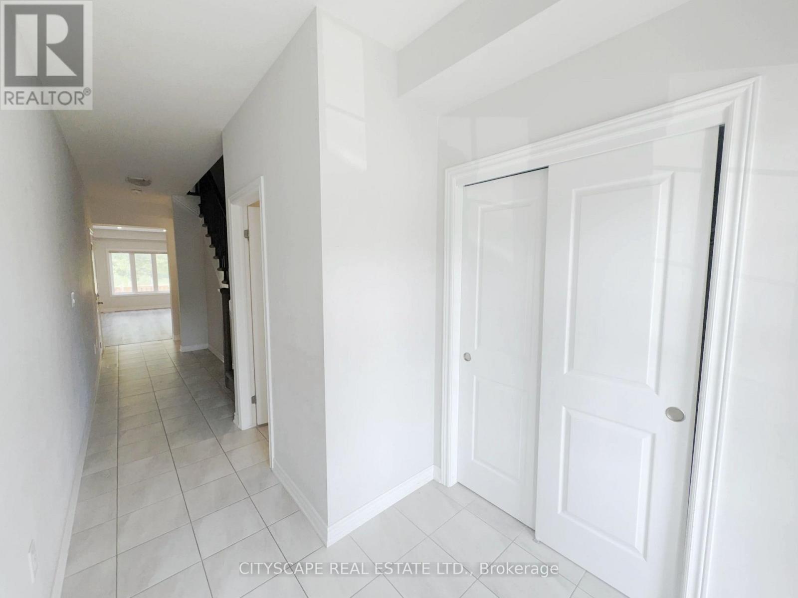 100 SUNFLOWER PLACE - Image 5