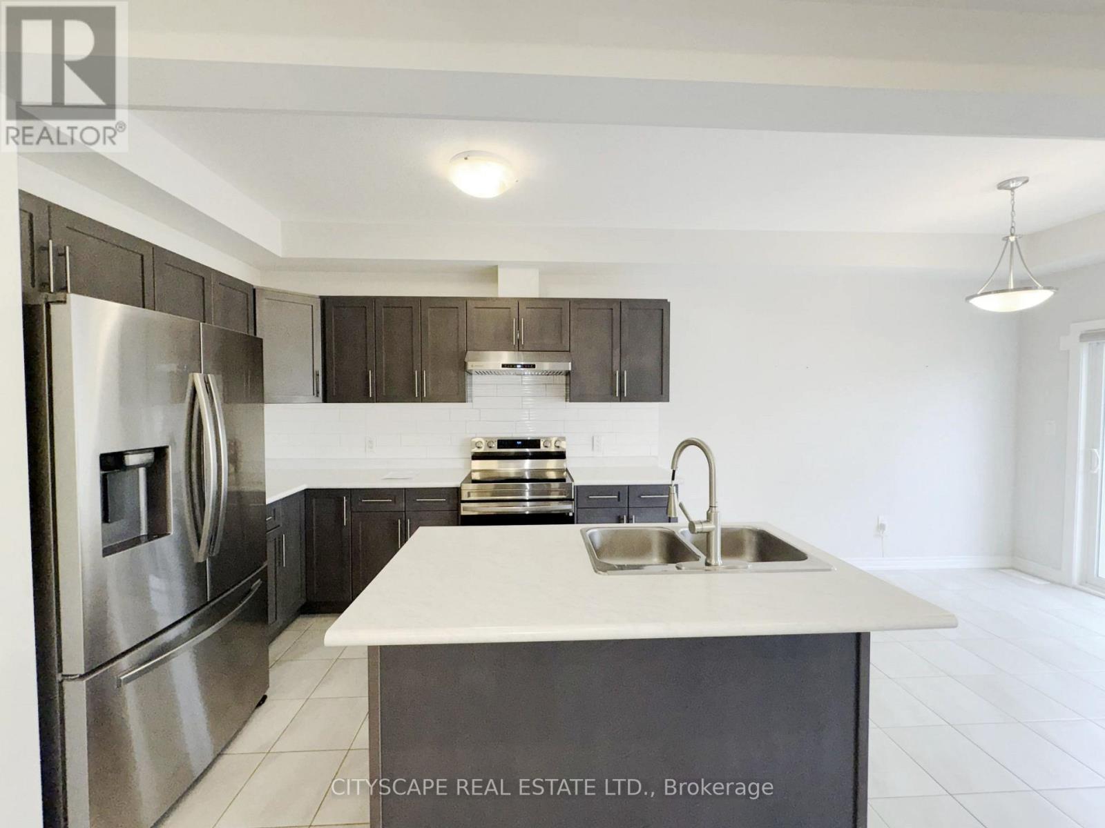 100 SUNFLOWER PLACE - Image 8