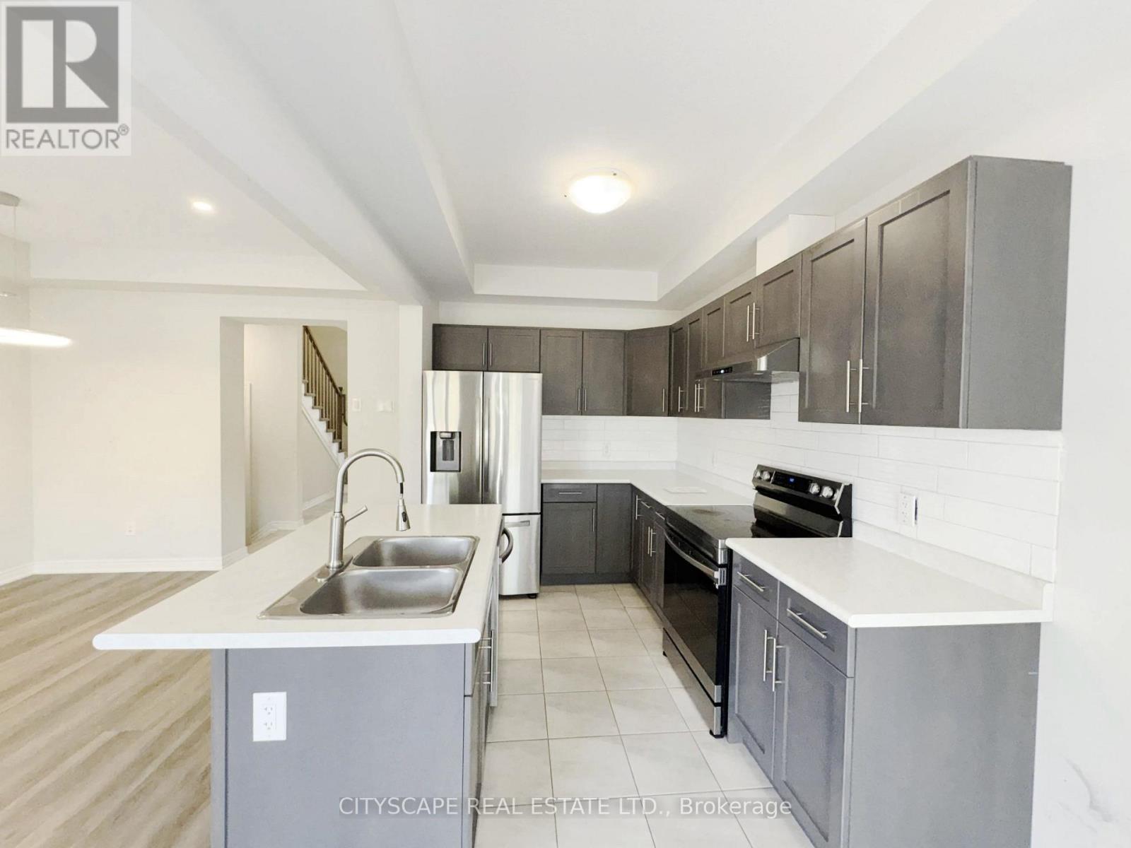 100 SUNFLOWER PLACE - Image 9