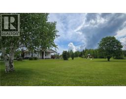 Solarium - 12 Bélanger Street, Saint Arthur, NB E3N5P1 Photo 6