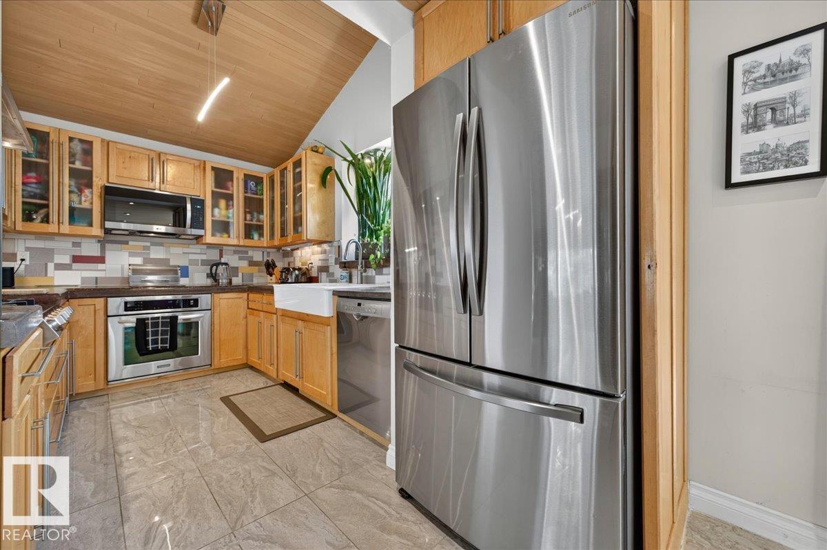 9328 173 ST NW NW - 28