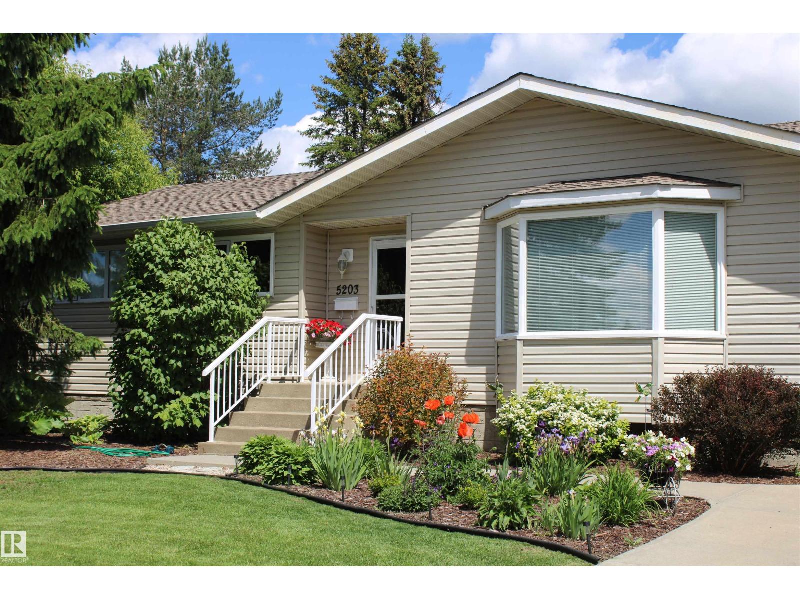 5203 45 ST - 1