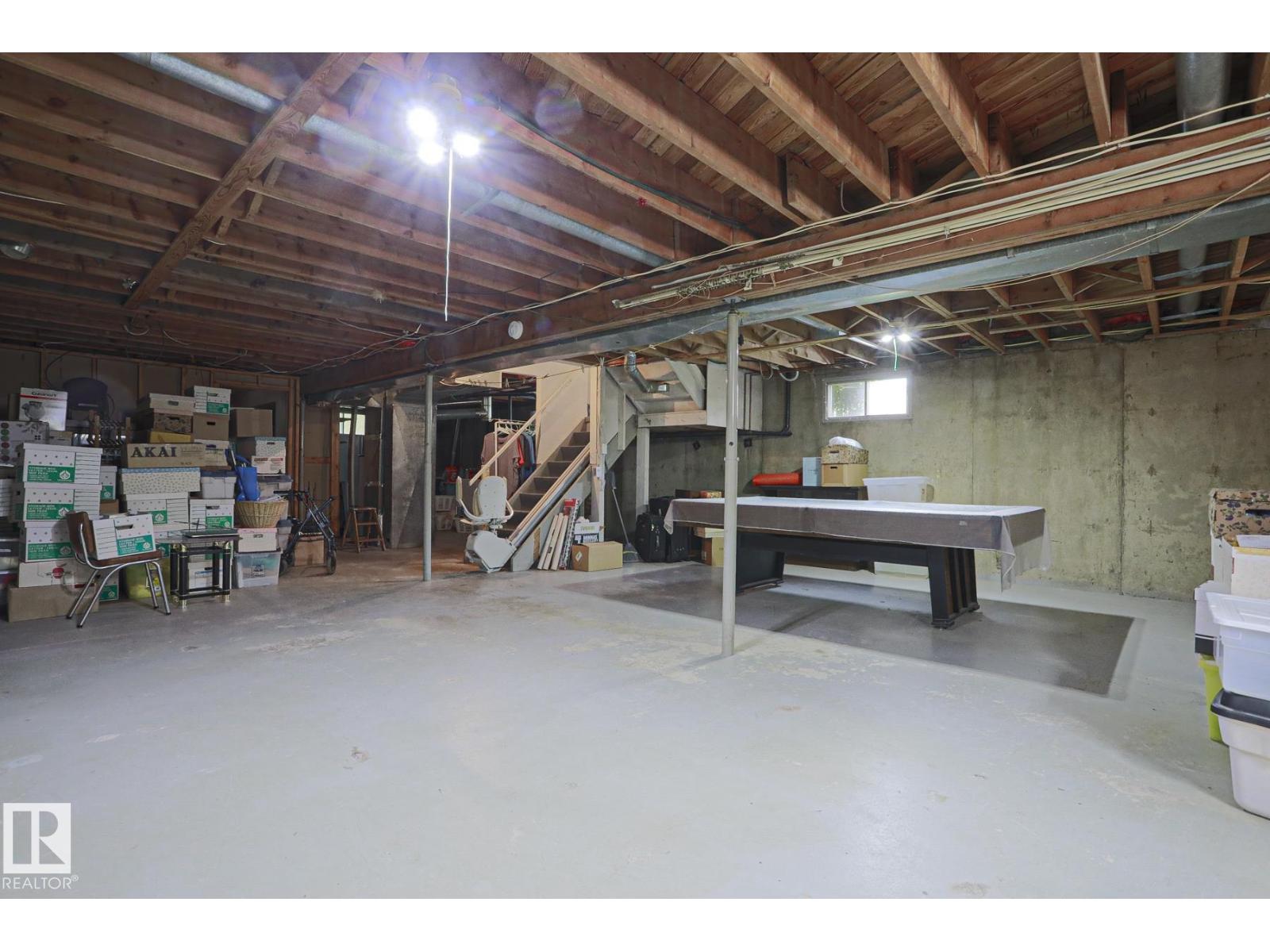 5203 45 ST - 32