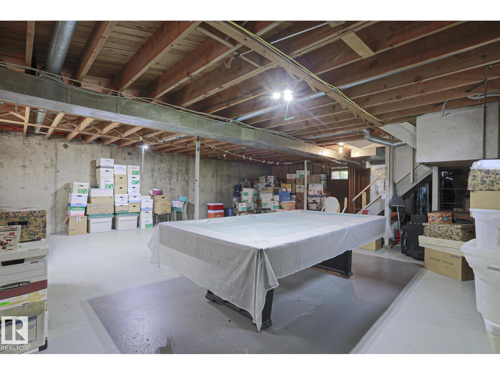 5203 45 ST - 33