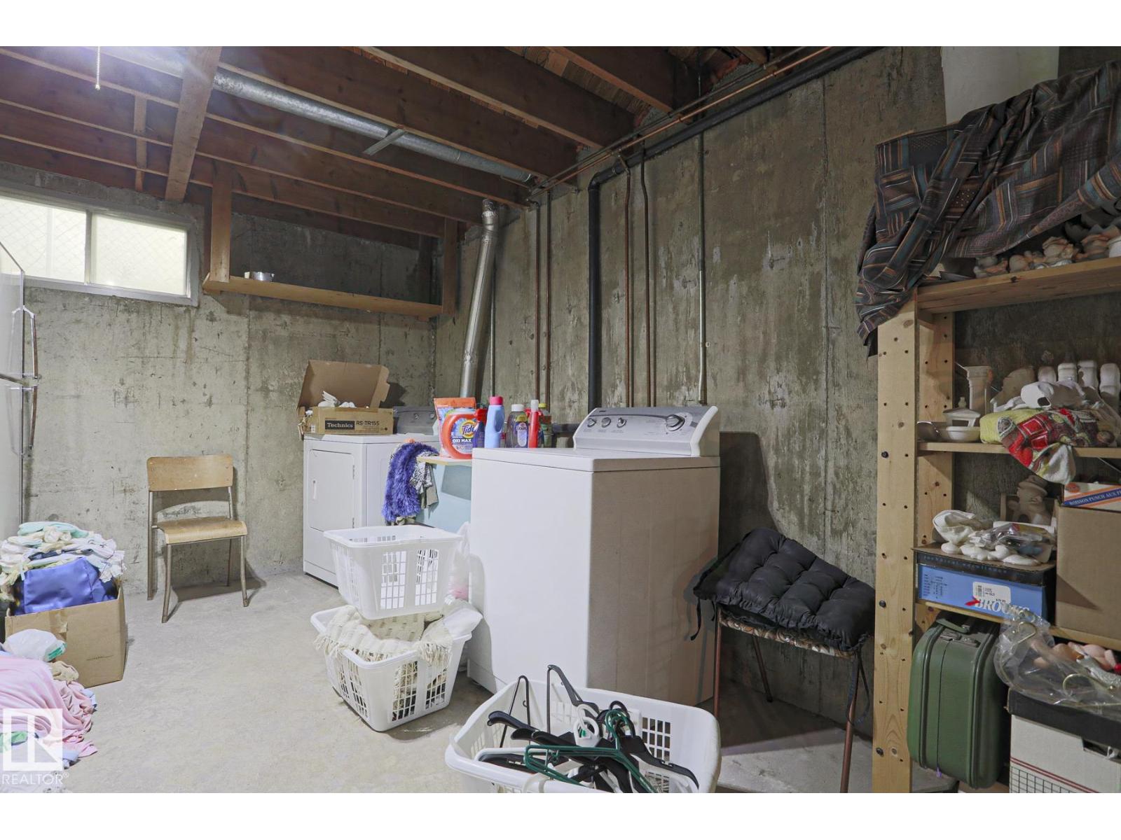 5203 45 ST - 35