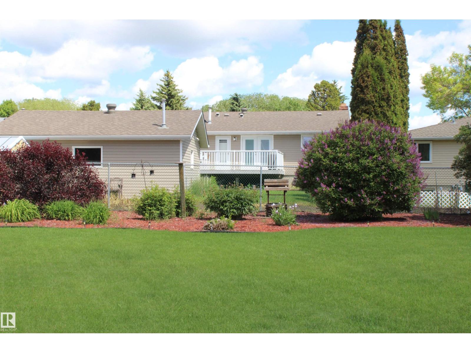 5203 45 ST - 4