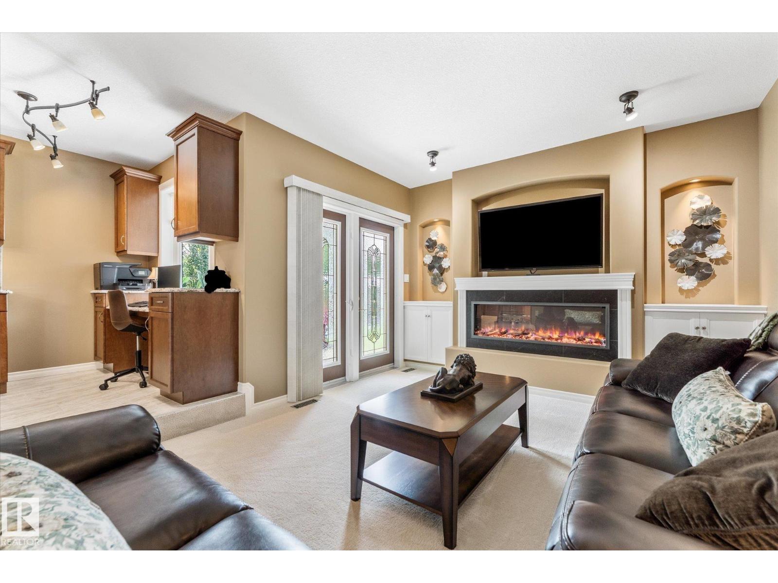9806 84 ST - 17