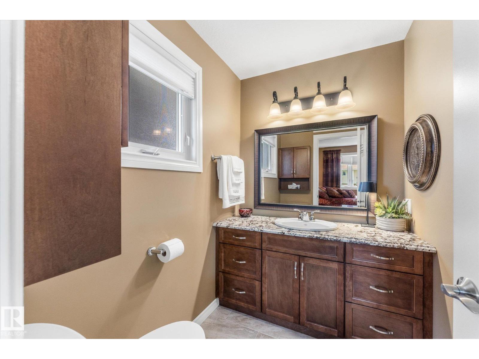 9806 84 ST - 21