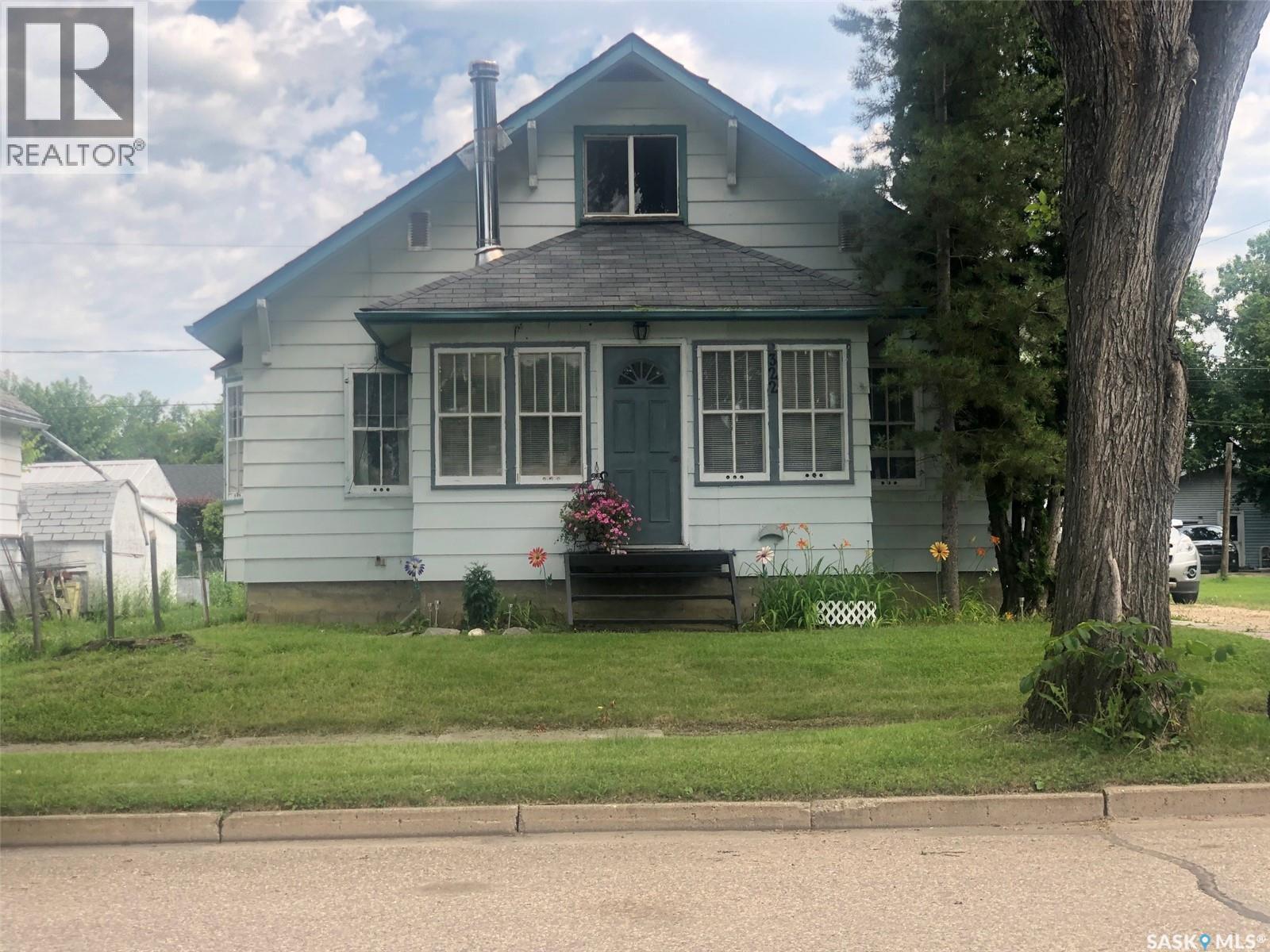 322 5th AVENUE E - 1