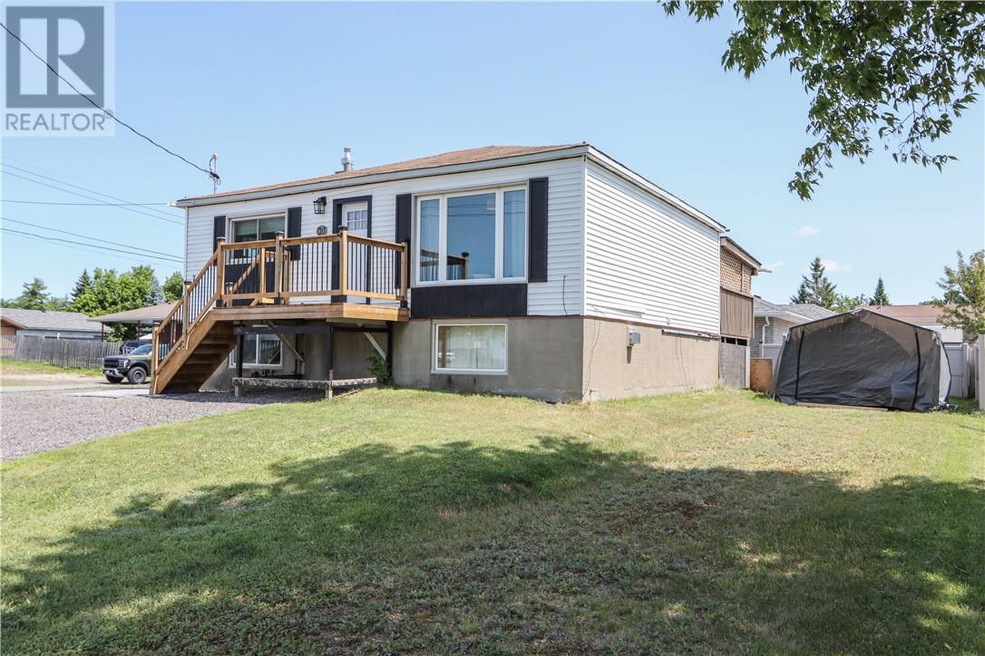 76 Montcalm Street - 36