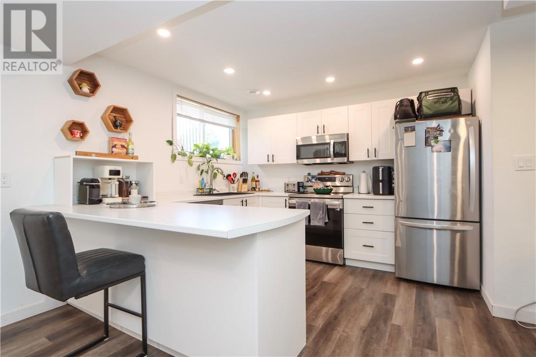 76 Montcalm Street - 26