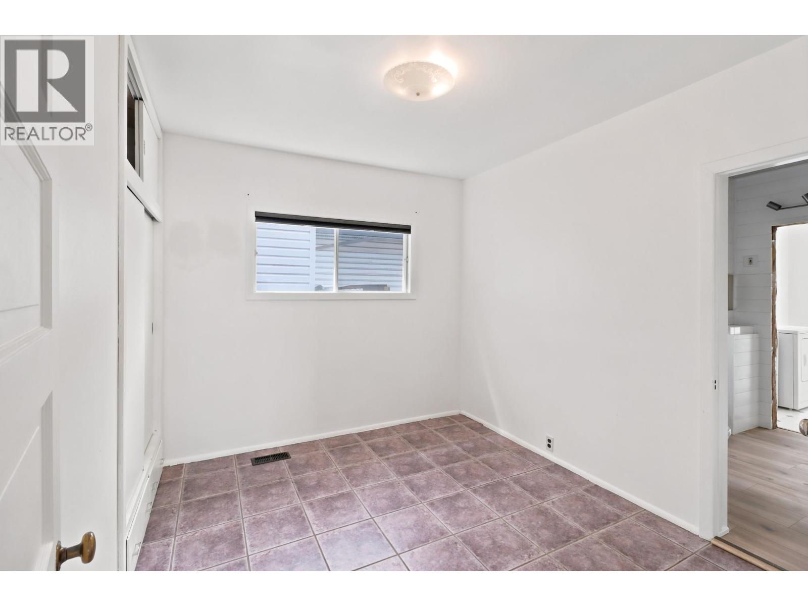 225 14 Avenue N - 24