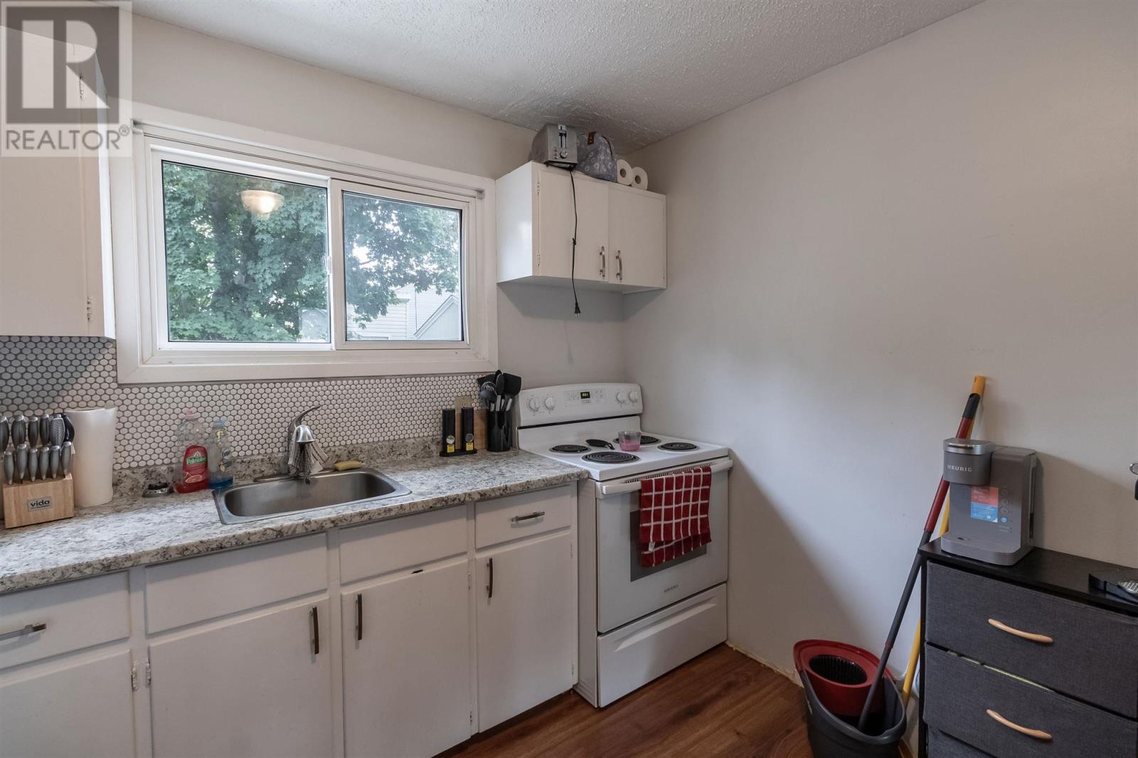 100 Amy AVE - 25