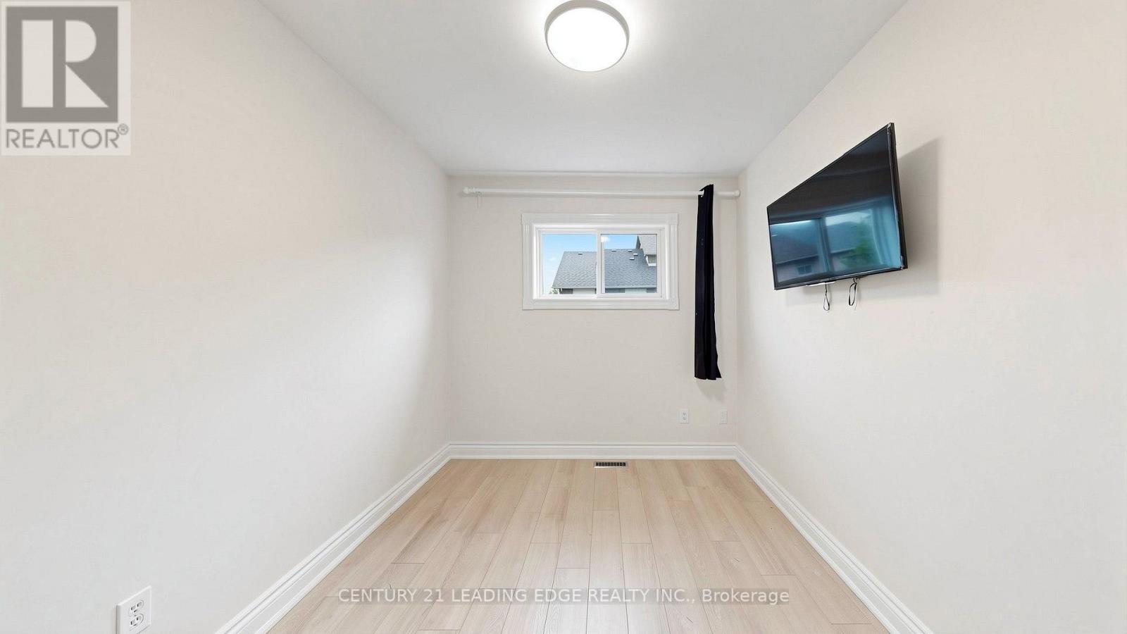 209 KELSO CRESCENT - 24