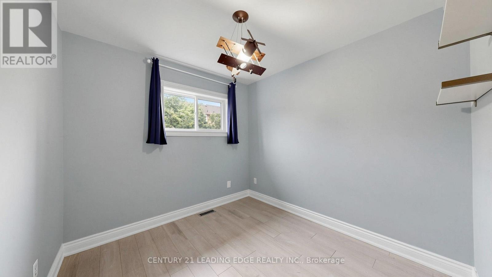 209 KELSO CRESCENT - 28